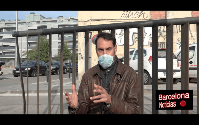 ciudadano descontento con las restricciones en barcelona por el covid y comparandolo con madrid