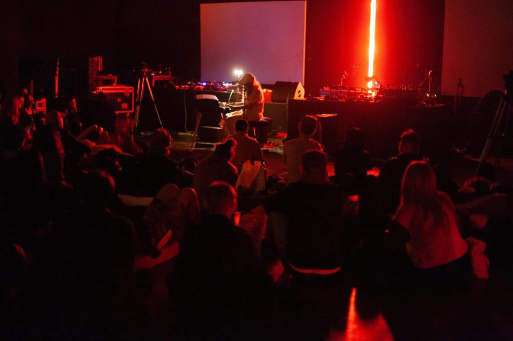 live-mostra-bcn-hangar-barcelona-noticias