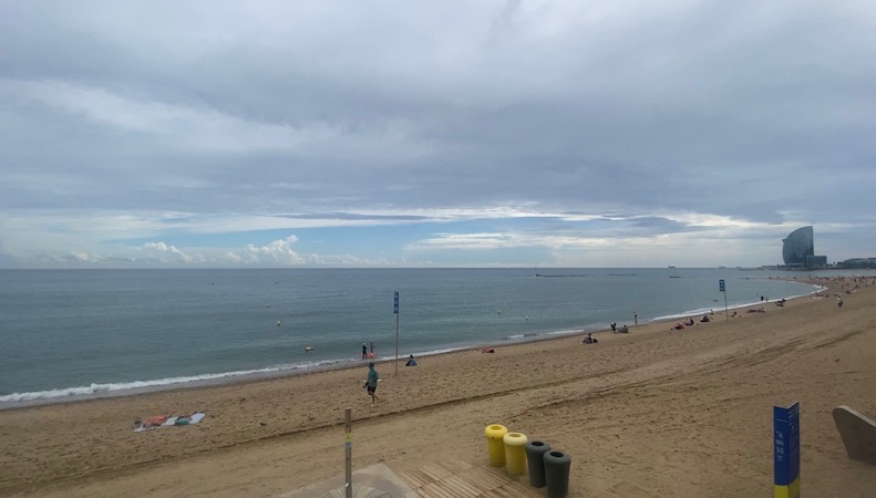 playa-barceloneta-nublado-prevision-metereologica-barcelona-noticias