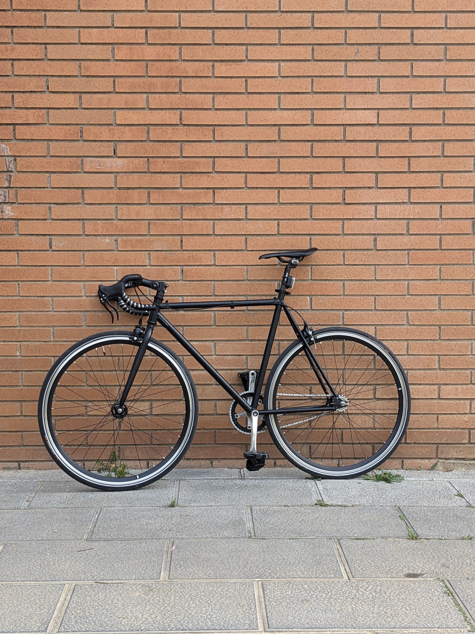 bici-robada-fixi-negra-barcelona-noticias